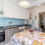 Apartment Dimora Manzoni - 117 Mq Con Terrazzo E Ascensore Per 5 Persone *