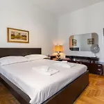 Dimora Manzoni - 117 Mq Con Terrazzo E Ascensore Per 5 Persone * Gorizia