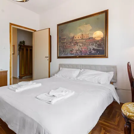 Dimora Manzoni - Per 5 Pp Parcheggio E Ascensore *
